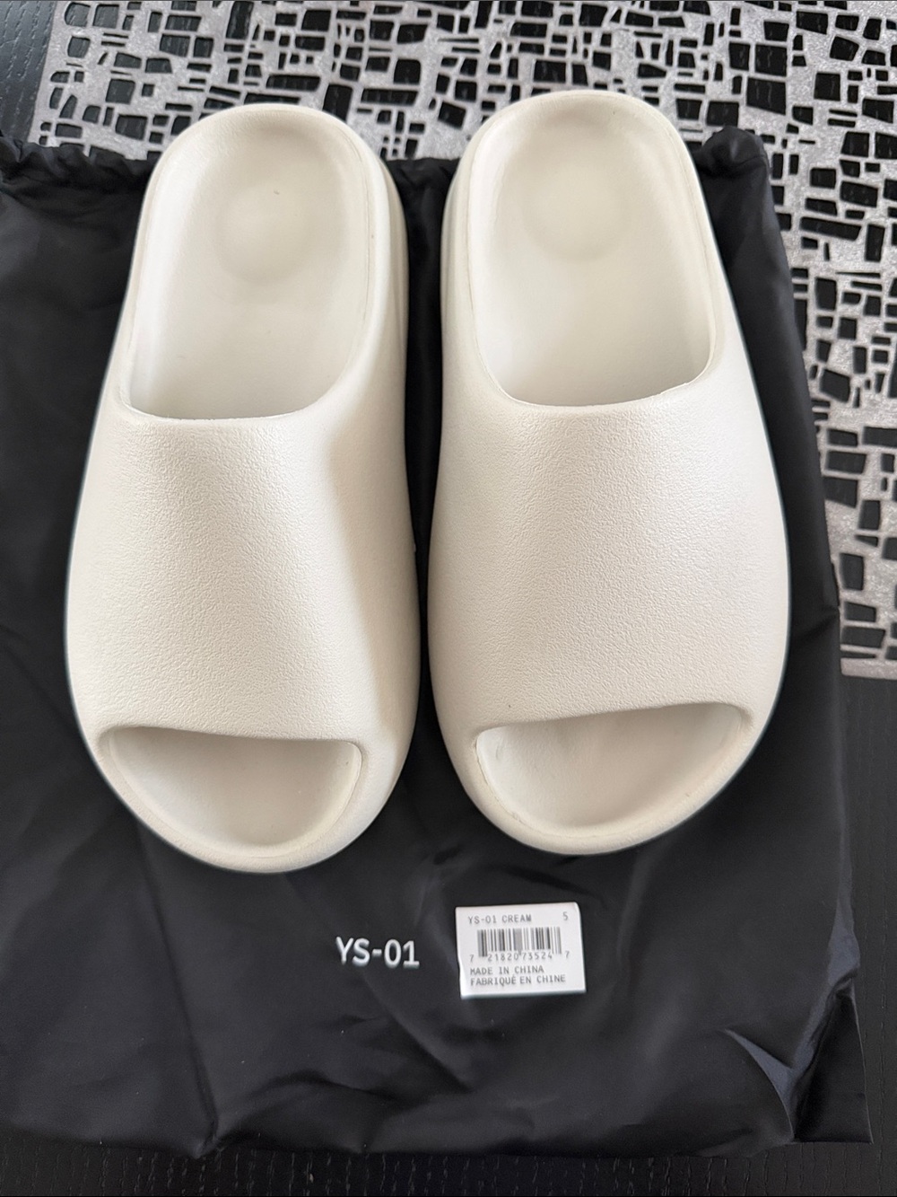 Yeezy Cream Slides
